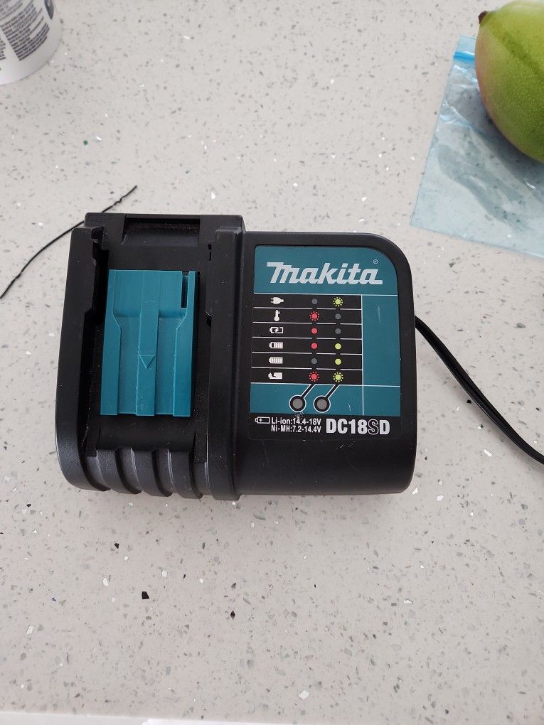 Makita DC18SD 14.4-18V Li-Ion Battery Charger Corded