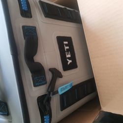 Yeti Hopper Flip 8. Brand New In Box