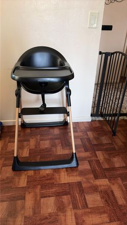 Munchkin Float Easy Clean Foldable High Chair  (Black)