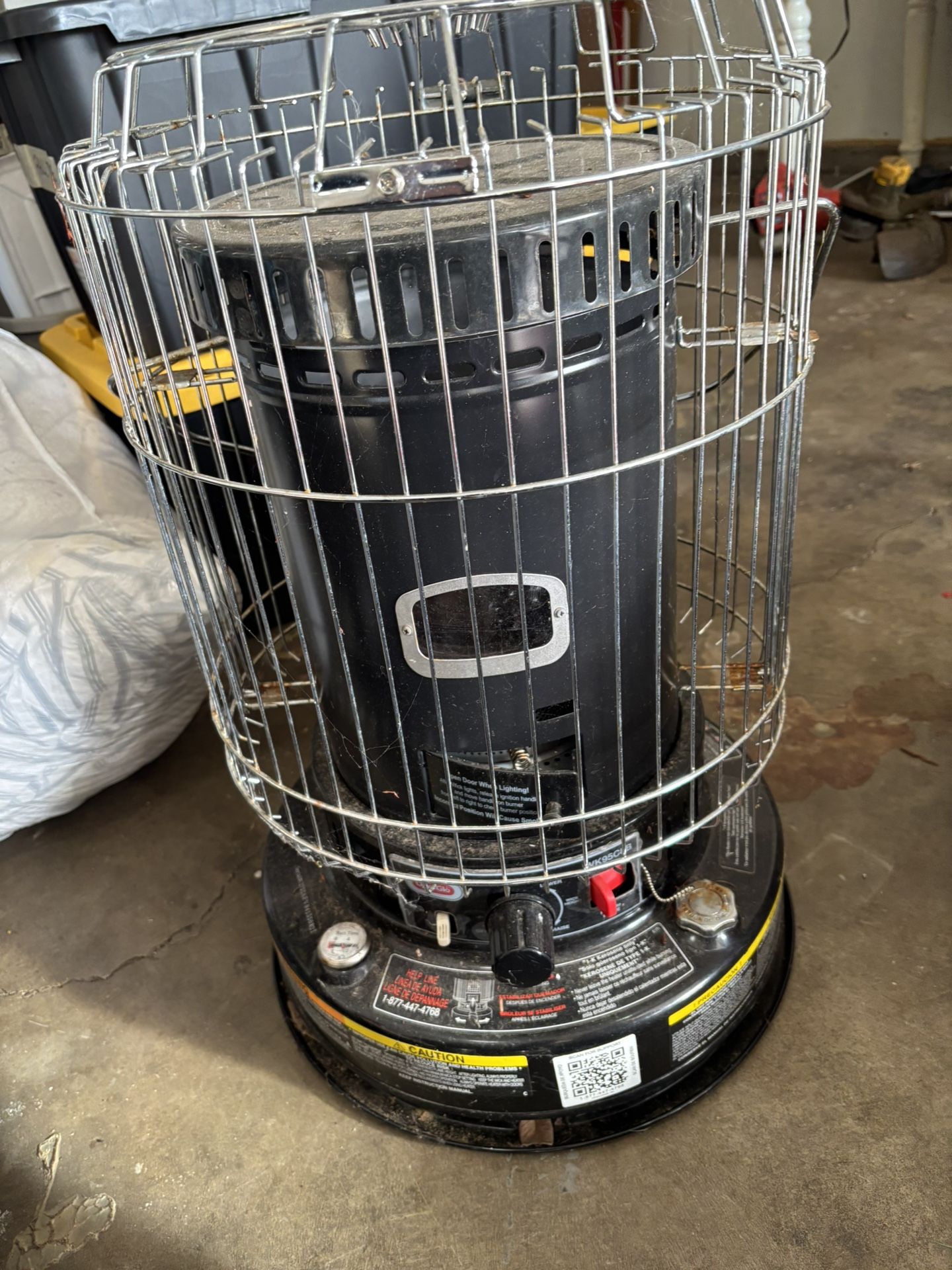 Kerosene heater Indoor/ Outdoor Dyna-Glo 23800 -BTU Convection