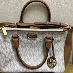 MK Purse (like Brand new)