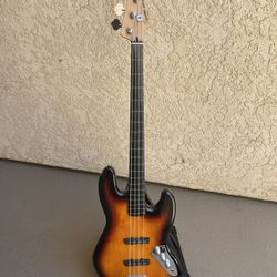 Squier Vintage Modified Fretless Jazz Bass