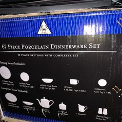 67 Piece Porcelain Dinnerware Set