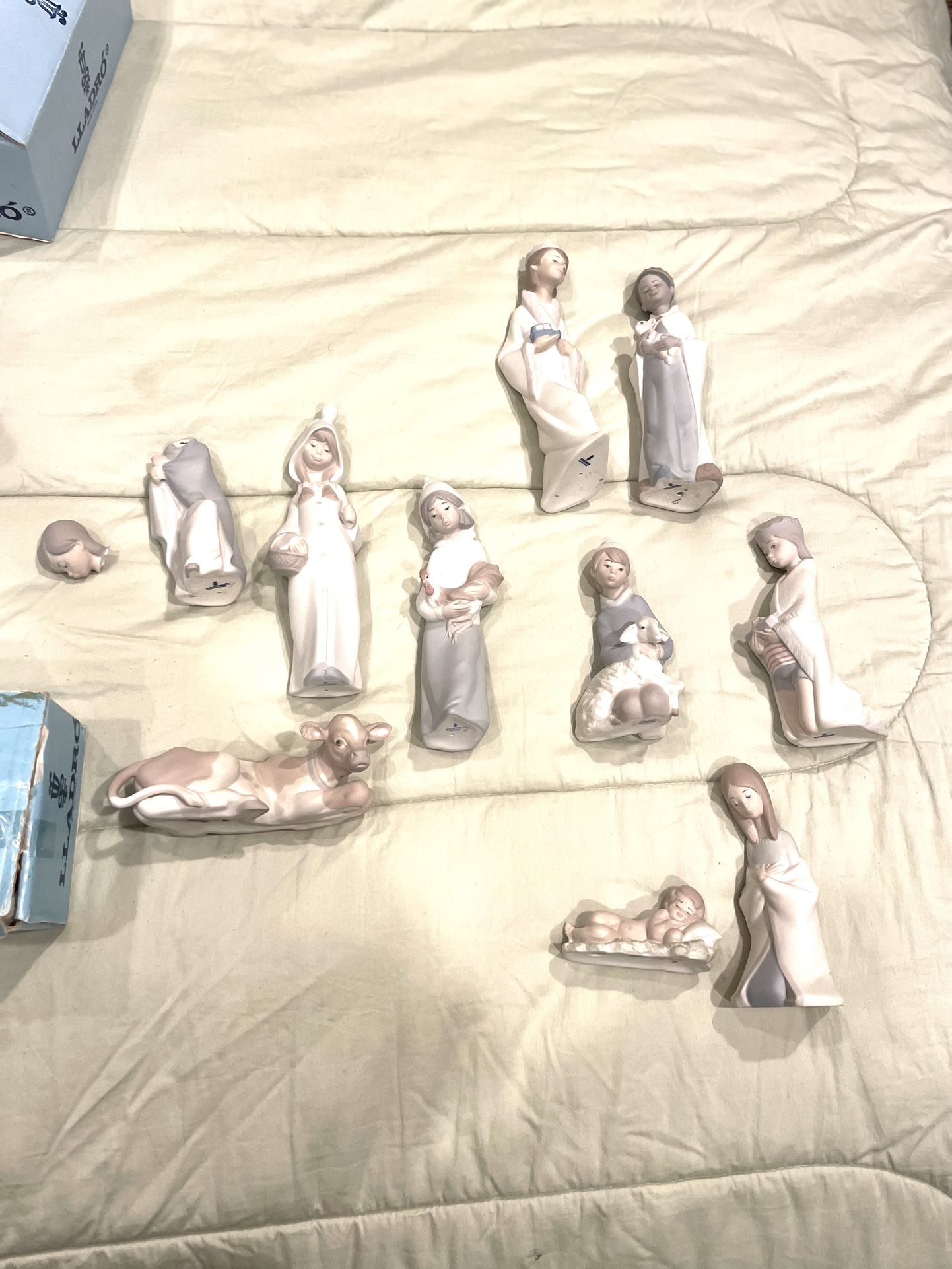 Lladro Porcelain Nativity 10pc