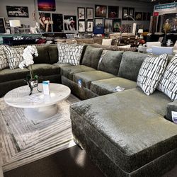 Sectional! $2,999! Easy Financing! ✅📲✨ Customizable! 