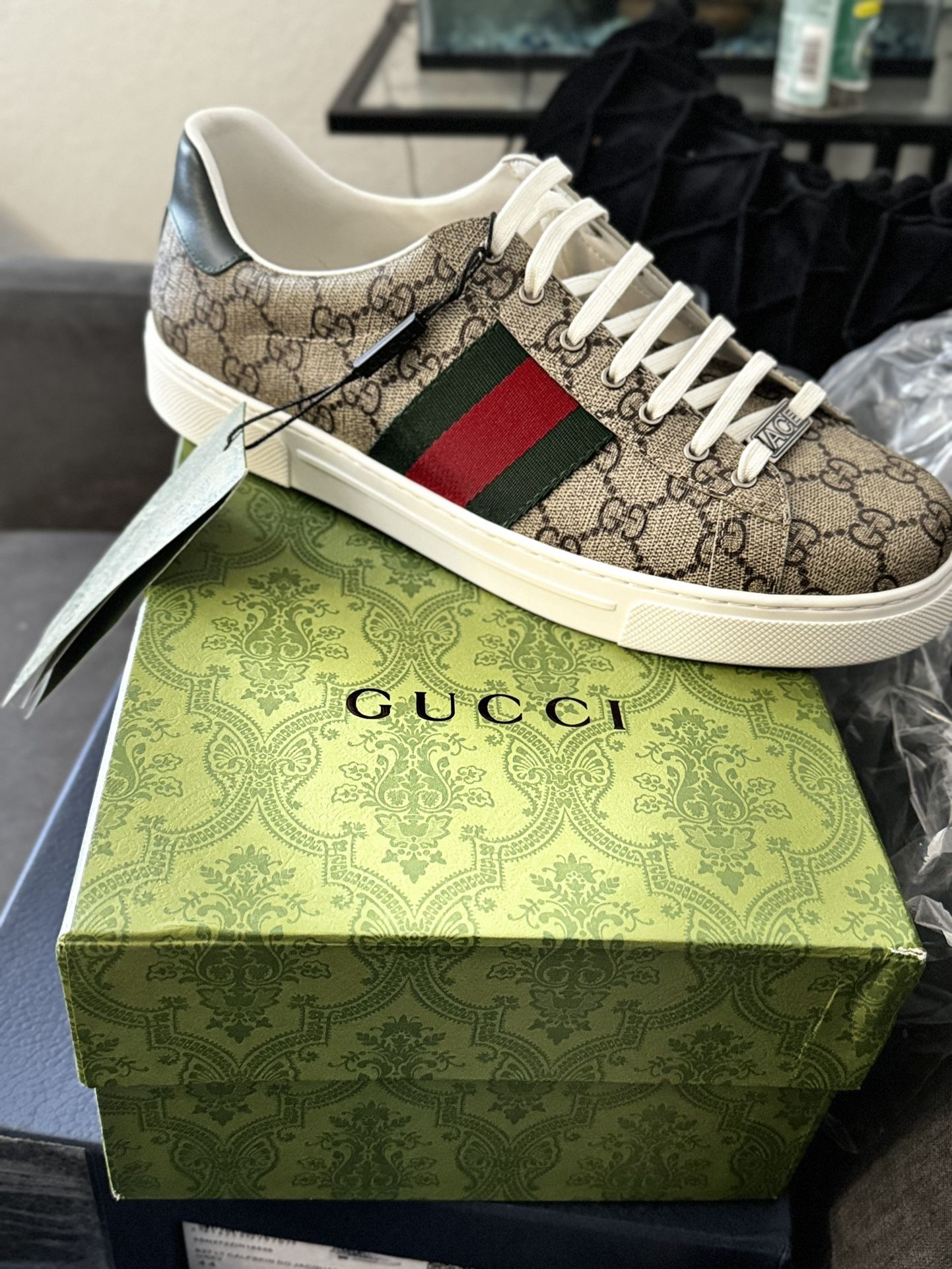 Gucci Shoes Size 9