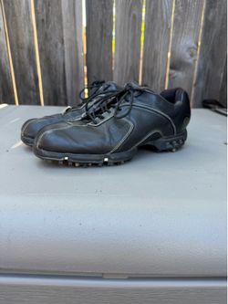 Golf shoes