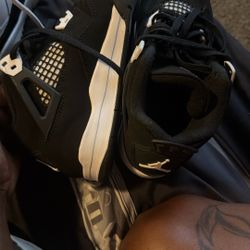 Jordan 4 