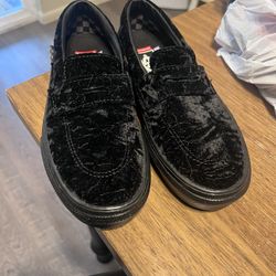 Men’s/boys Size 4.5 Van’s Black Velvet Loafers 