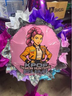 Rumi k-pop bola piñata