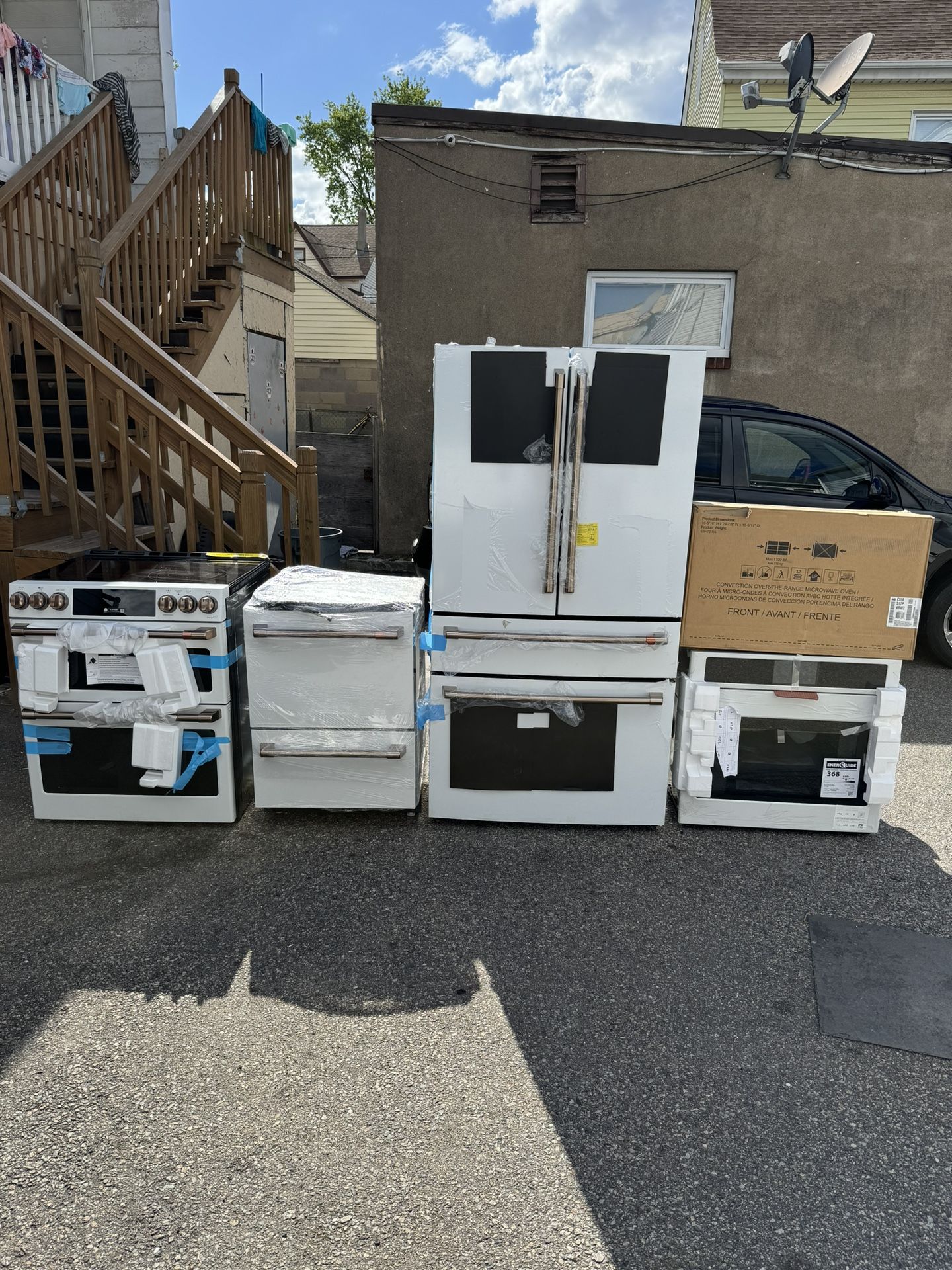 GE Cafe Full Set Refrigerator,Range Eléctric,Dishwasher,Microwave,Oven