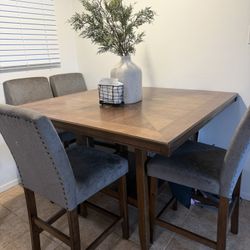 Dinning Table 