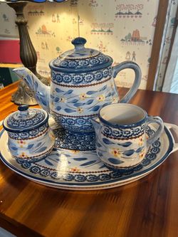 Temp-tations Tea Set