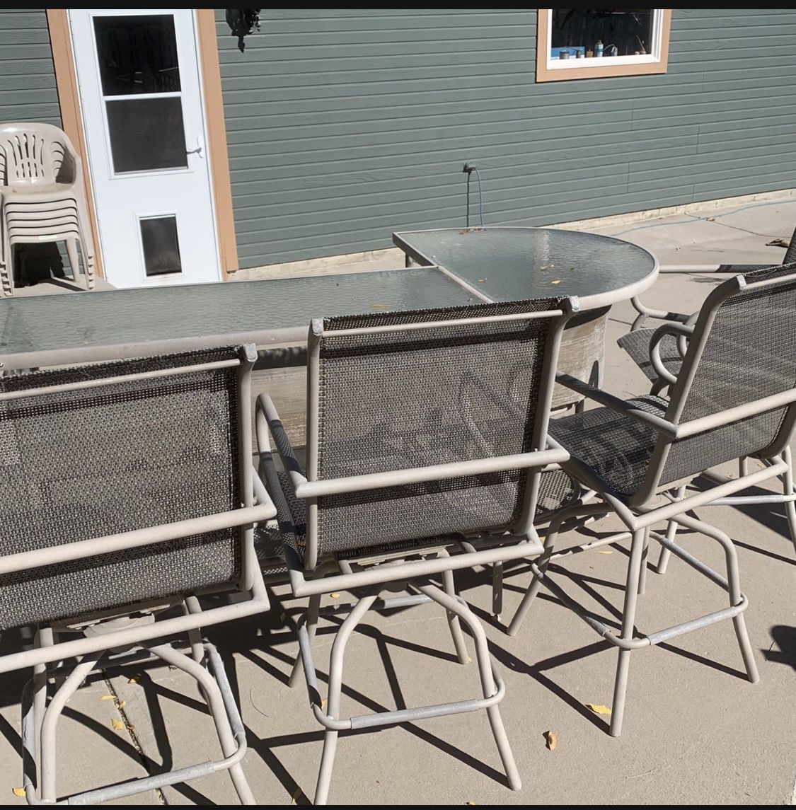Free Patio Bar And Chairs