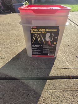 SafeWaze ANSI/OSHA Compliant Roofing Fall Protection Kit