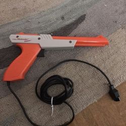 Nintendo Zapper gun. Rare and in great condition