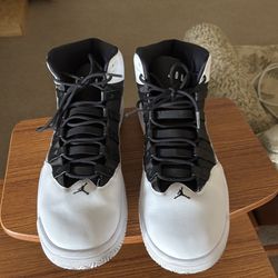 Nike Air Jordan Max Aura Shoes 