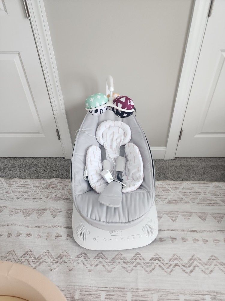 4moms mamaRoo multi-motion baby swing