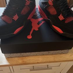 Jordan 4 thunder 