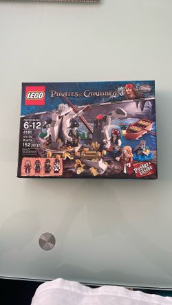 NISB RARE Lego Pirates Of The Caribbean Isla De Muerta 4181