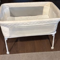 FREE - Baby Bassinet Kept clean 