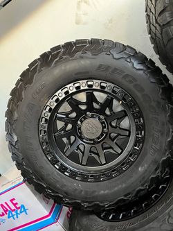 Vendo rines nuevos 17 × 9 de 6:139.7 virlos para carros como taco más Chevys Nissan titán Toyota Runner GNC Sierra Ford F150 Ford bronco otros