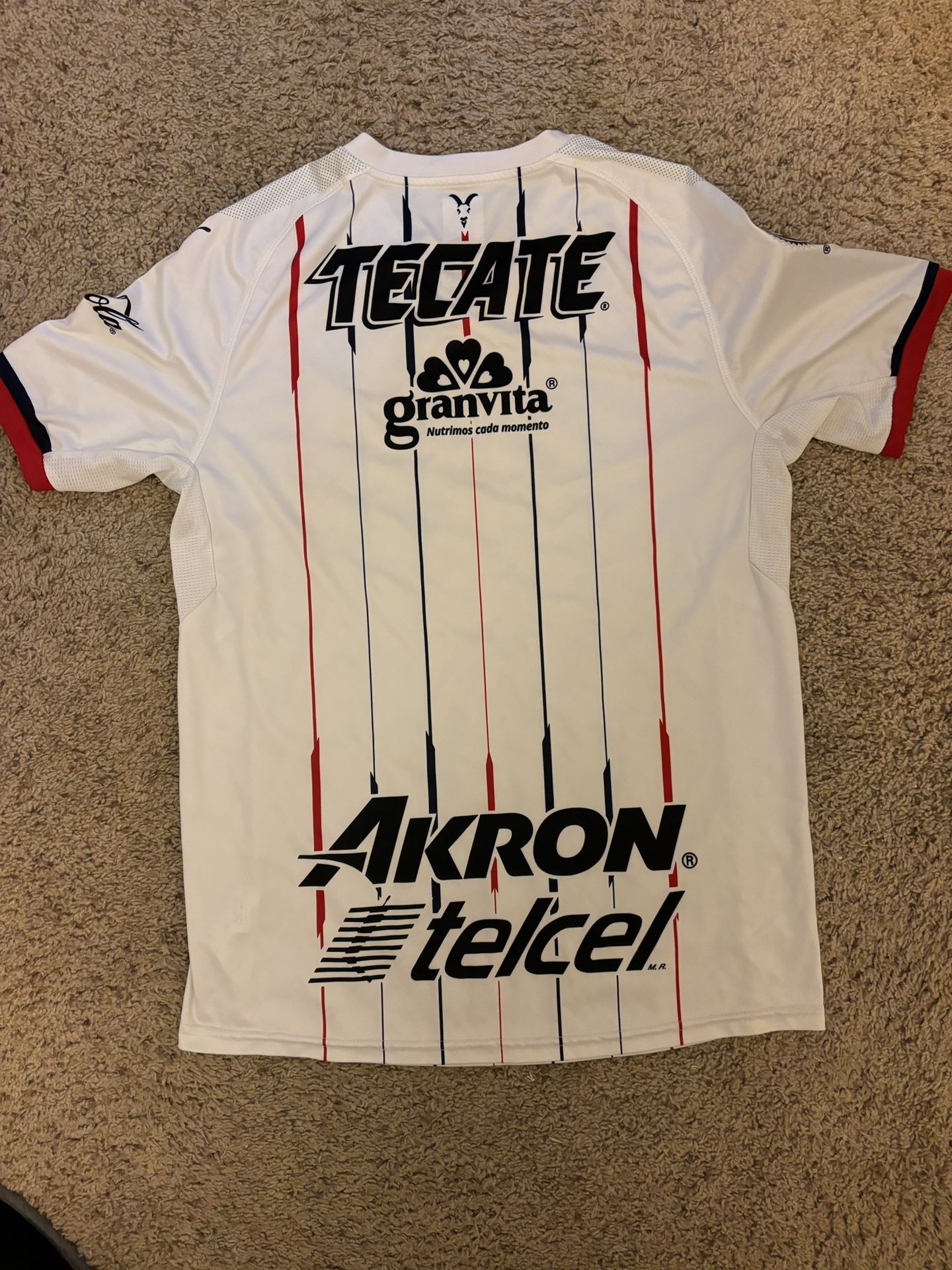 CHIVAS AWAY JERSEY 2019 SIZE LARGE Team sports