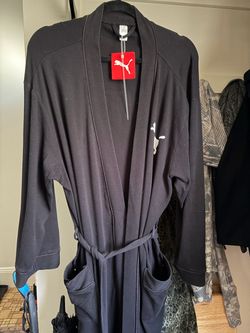 PUMA robe plus PUMA slides. Robe $15 Slides size 9 $5
