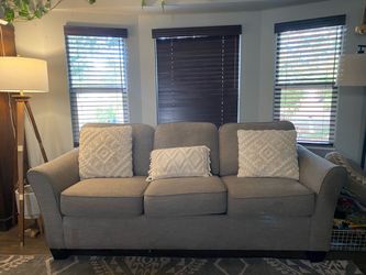 *FREE* Pull-Out Couch