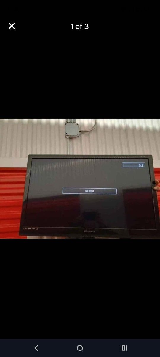 Emerson 32" LED TV with Remote โ Works Great