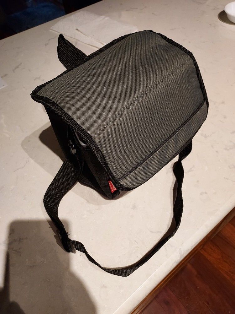 9 Can Portable Cooler