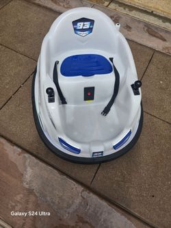 Flybar 12V Ride-on GLOW Bumper Car