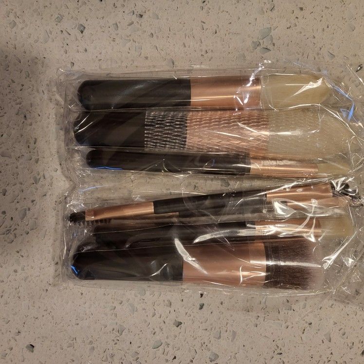 Travel Makeup Brush Set With Travel Cover