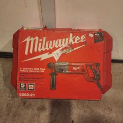 MILWAUKEE  Rotary Hammer Kit New 