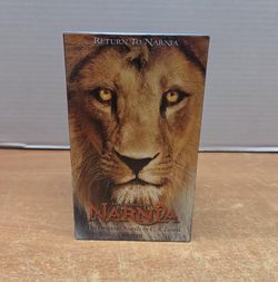 2010 The Chronicles of Narnia boxed book set Return to Adventure