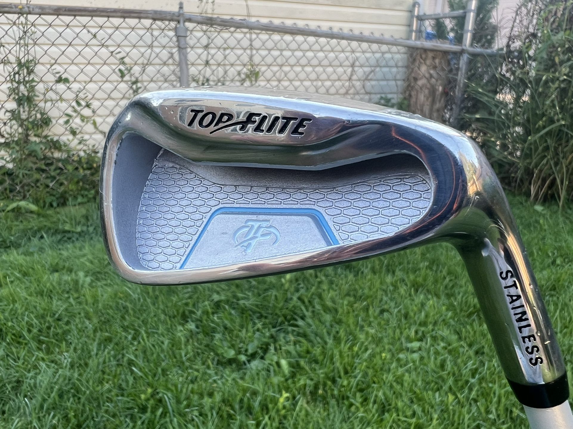 Ladies RH Top Flite 7 iron in perfect condition!