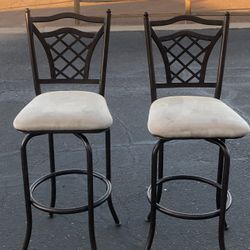 Set Of two ( 2) Bar Stools 