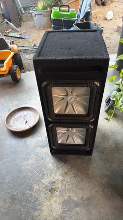 Kicker L5 boom box