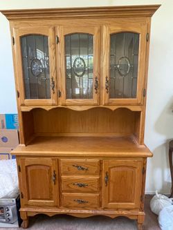 Traditional Oak Wood China Cabinet Hutch