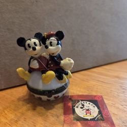 "Midwest Of Cannon Falls "/Disney "MICKEY And MINNIE " Porcelain Hinged Trinket Box  2.24" X1.25"_Valentine 