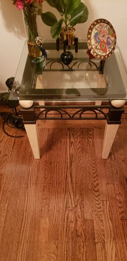 3 piece table set Coffee & 2 end tables