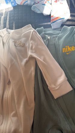 Baby’s clothes 0-9m some items brand new