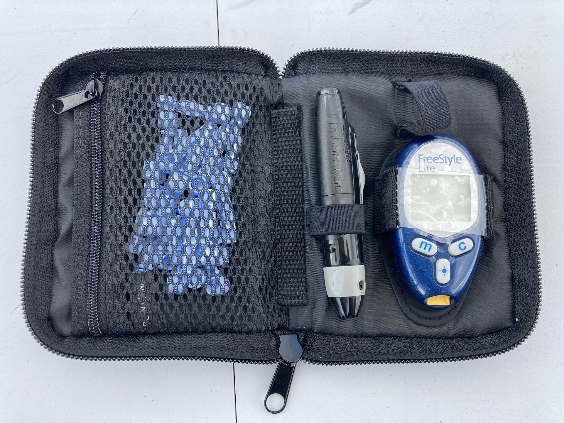 New Abbott Freestyle Lite Blood Glucose Meter with Case & Lancer