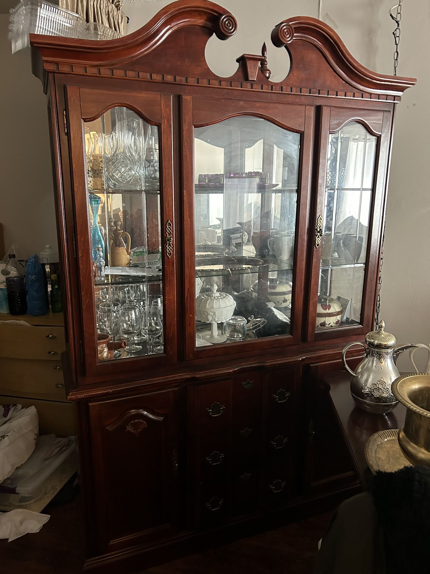 Beautiful China Hutch