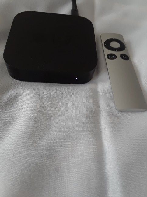 Apple TV With Remote model A1469 Works Great
