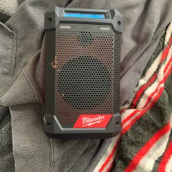 Milwaukee M12 With Charger Bluetooth Radio 
