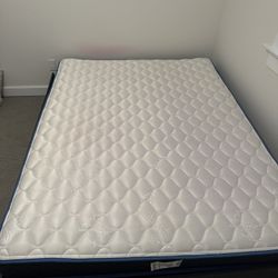 Like New Full Size Mattress – Very Clean