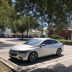 2018 Malibu Buenas Condiciones