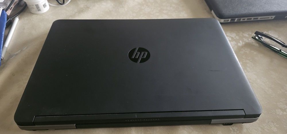 HP Windows 8 LAPTOP 17"