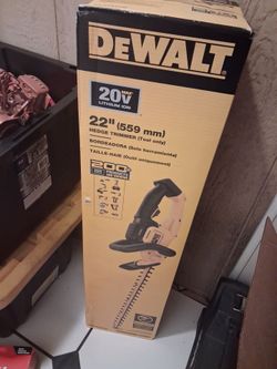 Dewalt   22" hedge trimmer tool only